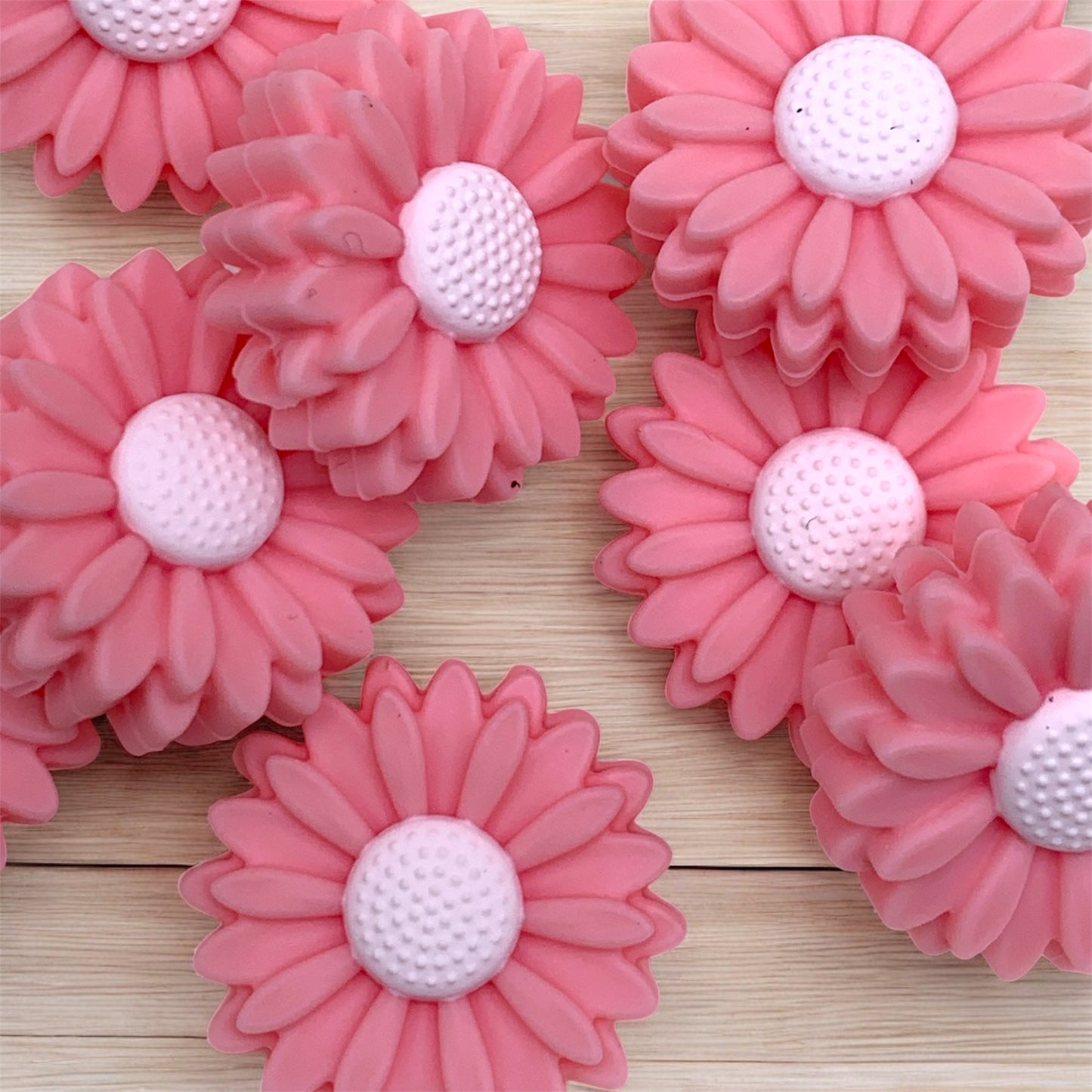 Rose quartz with white middle Daisy (Pack Of 5)