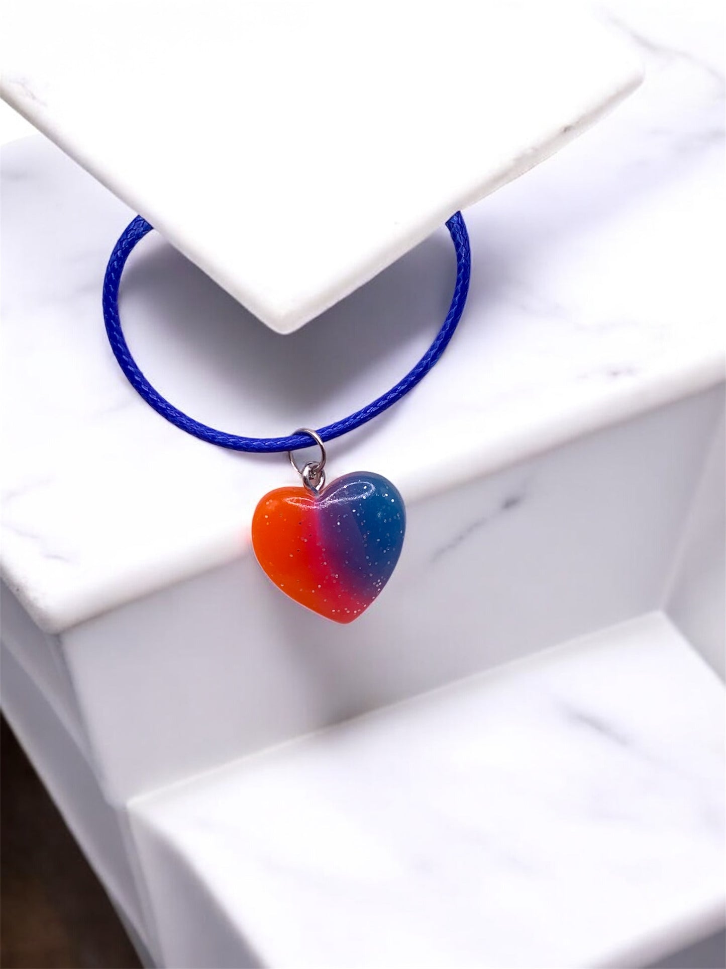 Resin heart or shell pendant necklace