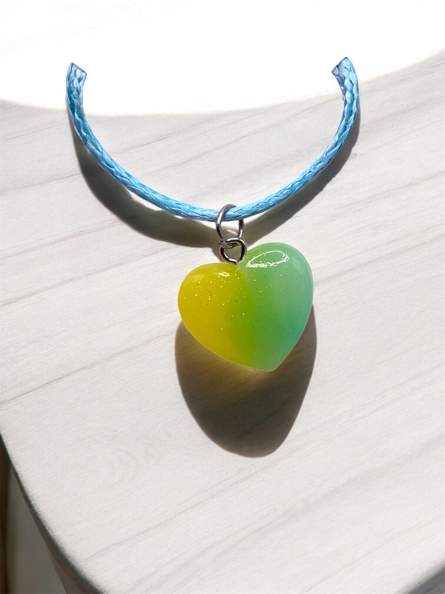 Resin heart or shell pendant necklace