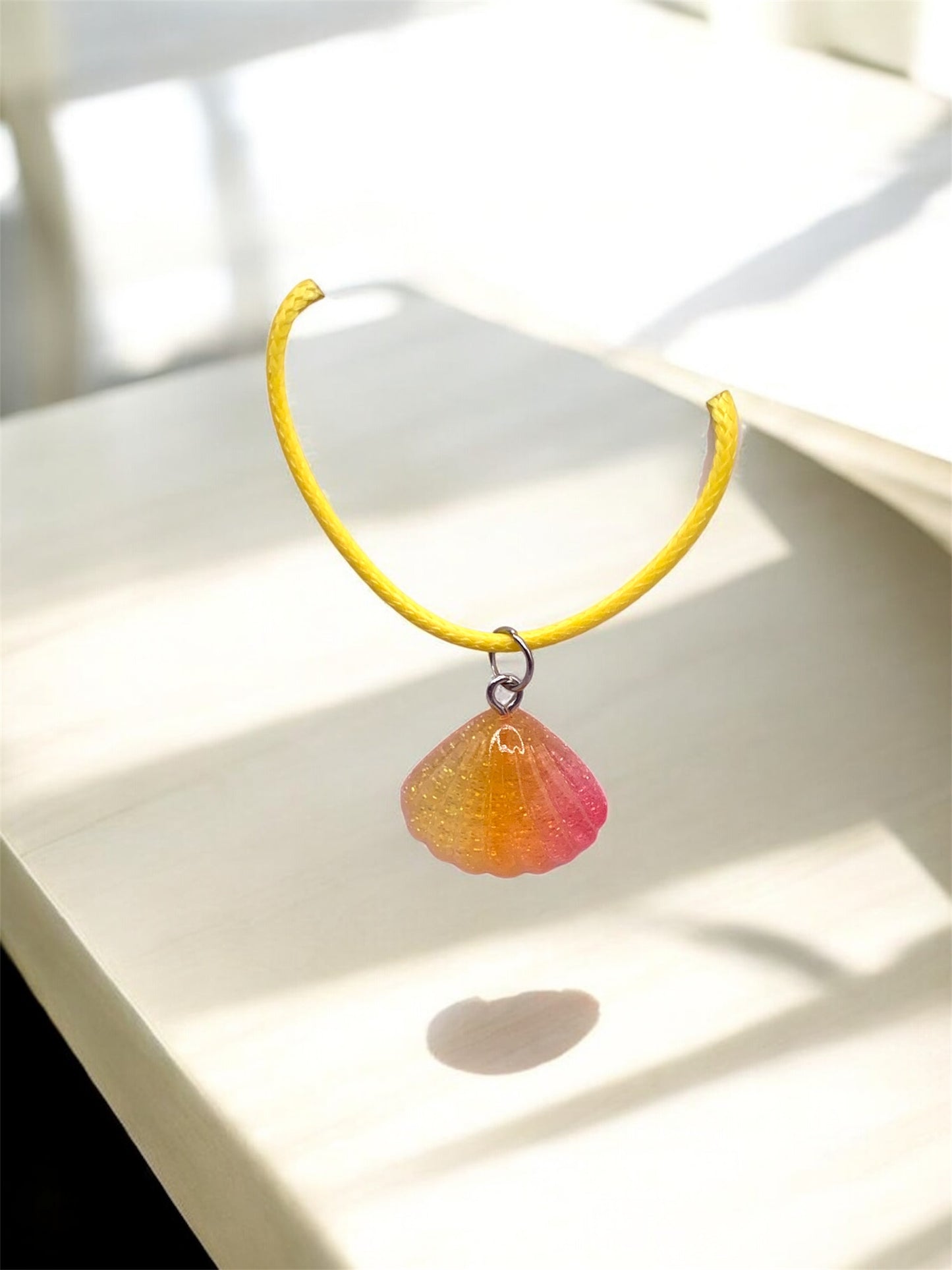 Resin heart or shell pendant necklace