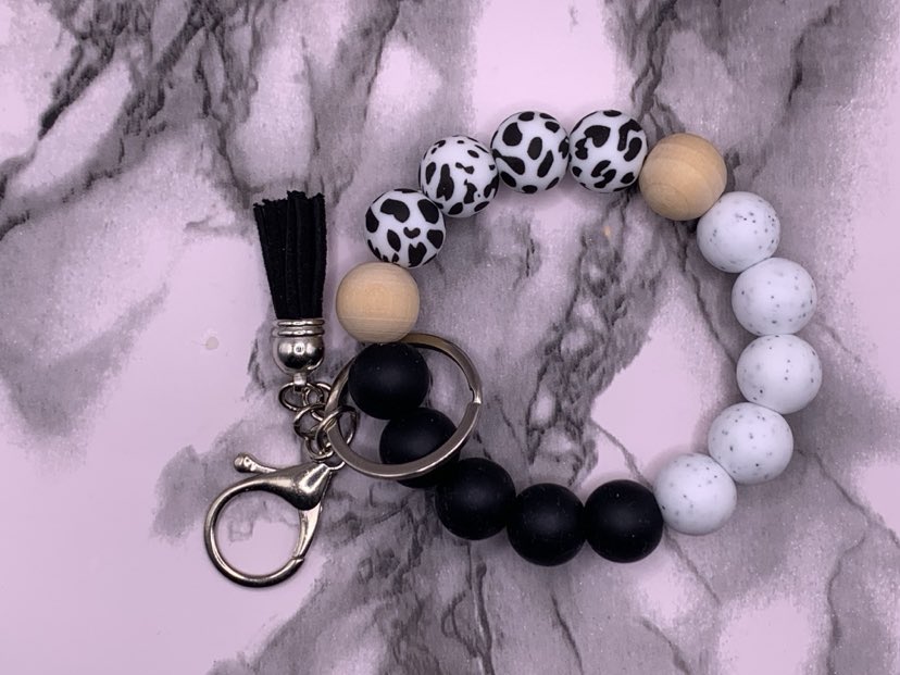 silicone/wooden bead wristlet bracelets/ keychain