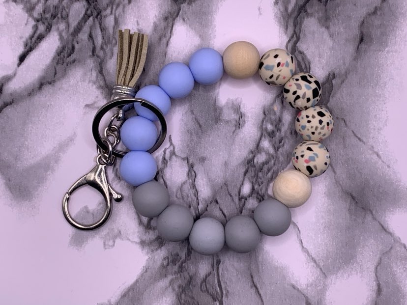 silicone/wooden bead wristlet bracelets/ keychain