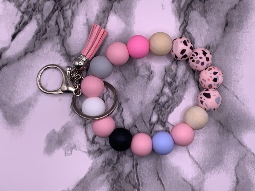 silicone/wooden bead wristlet bracelets/ keychain