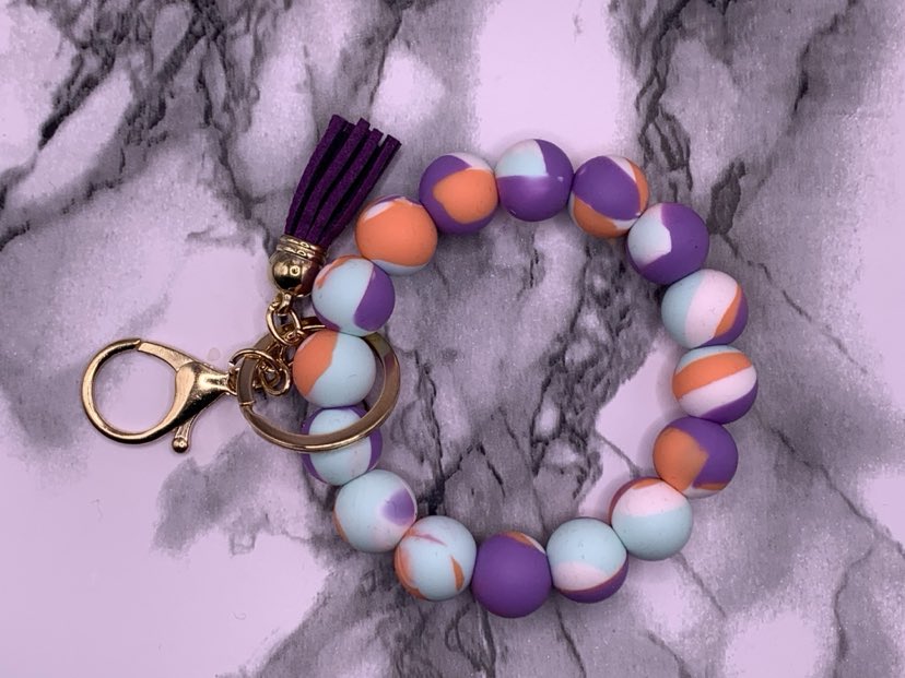 silicone/wooden bead wristlet bracelets/ keychain