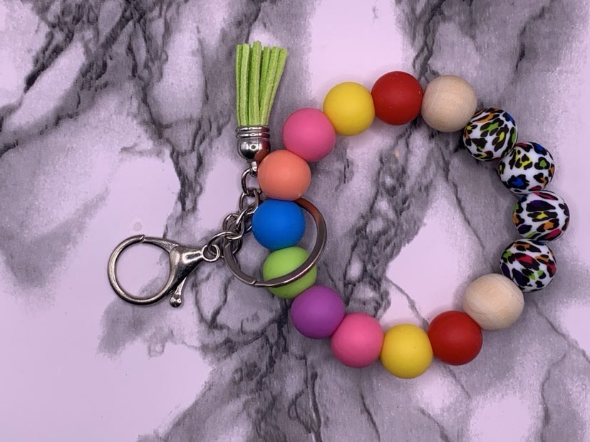 silicone/wooden bead wristlet bracelets/ keychain