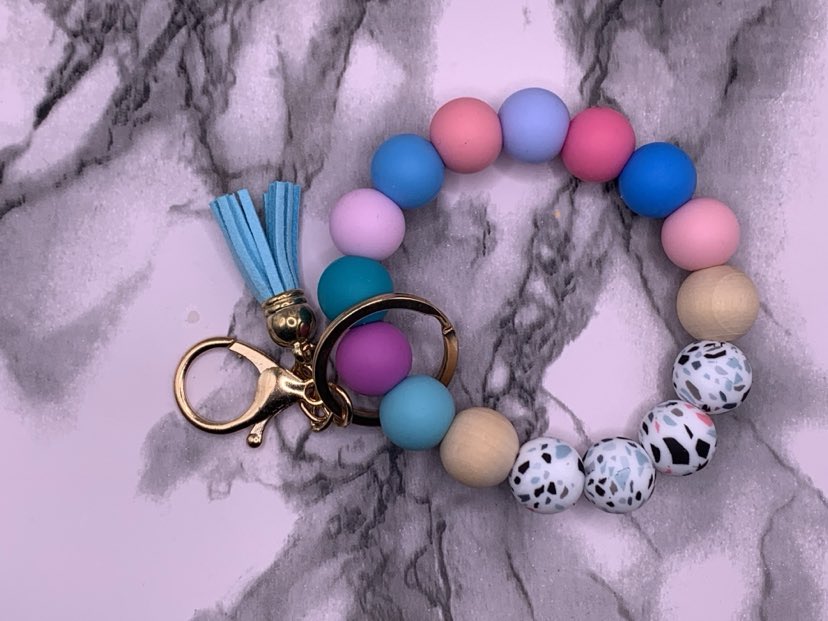 silicone/wooden bead wristlet bracelets/ keychain