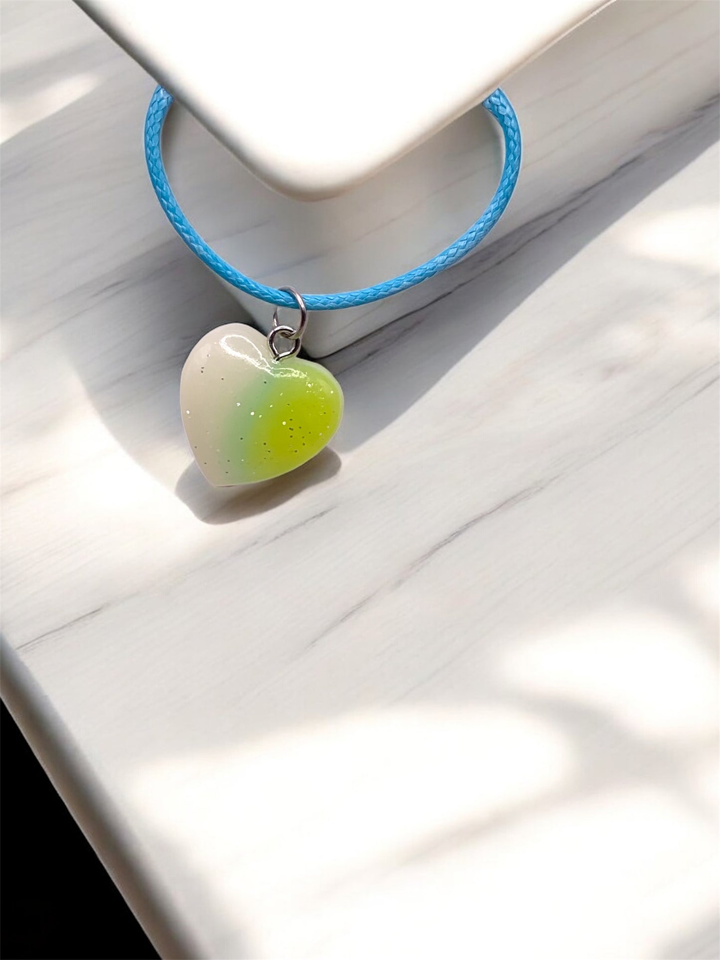 Resin heart or shell pendant necklace